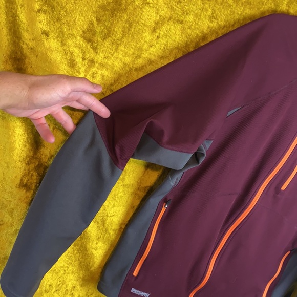 The North Face Burgundy Flight Series Jacket sz L - Picture 3 of 15